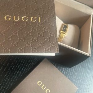 Gucci Bangle Bracelet Watch - Gold